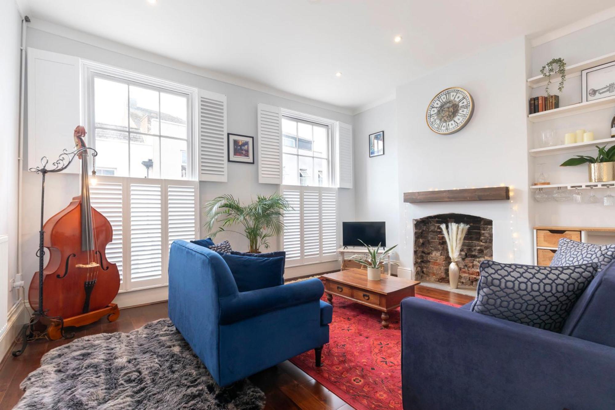 Lovely 2-bed Town Centre Duplex Apartment *