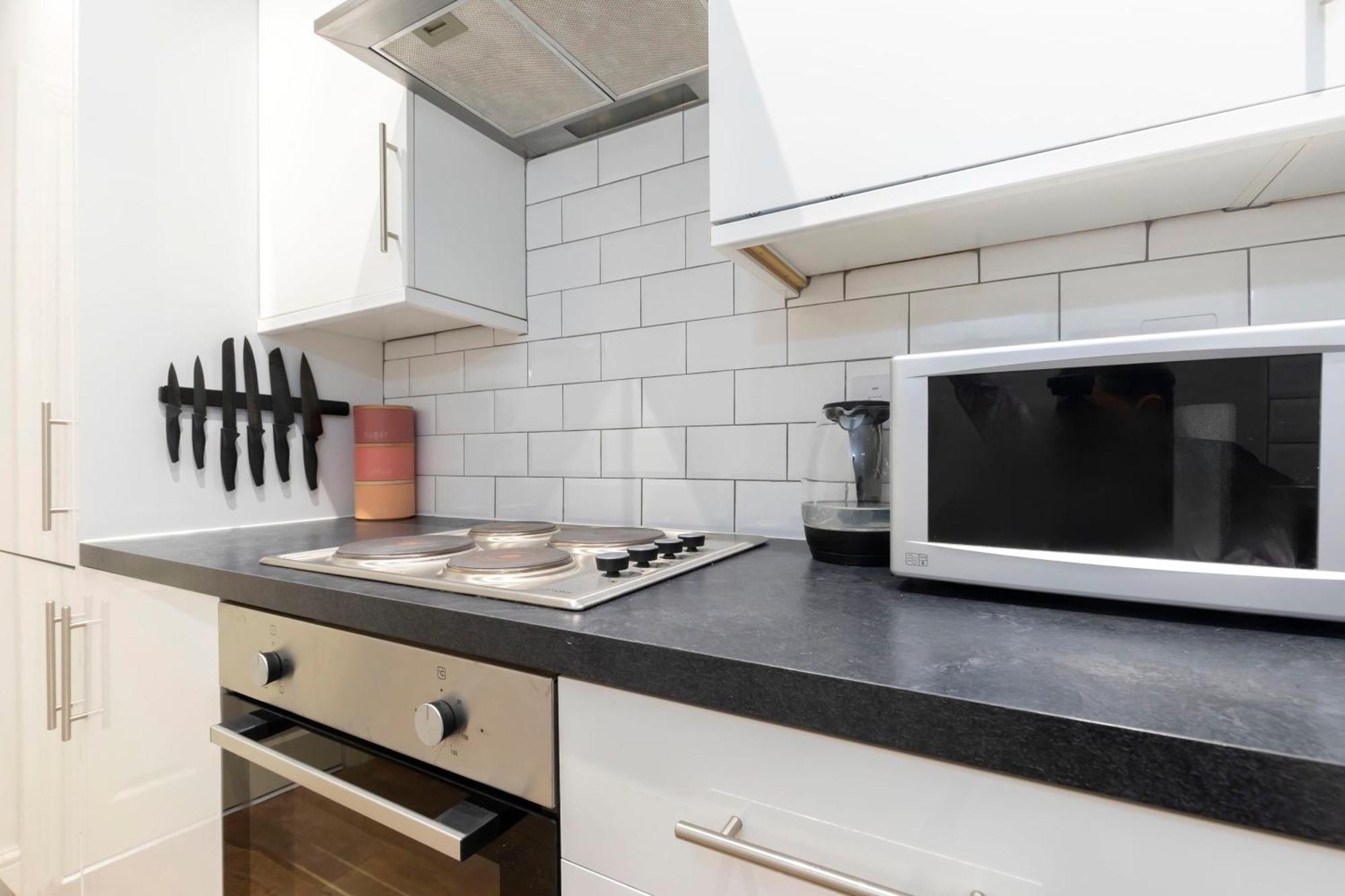Lovely 2-bed Town Centre Duplex Apartment Cheltenham