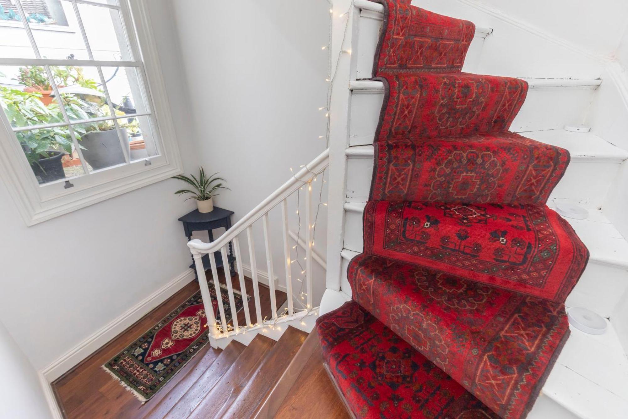 Lovely 2-bed Town Centre Duplex * Cheltenham