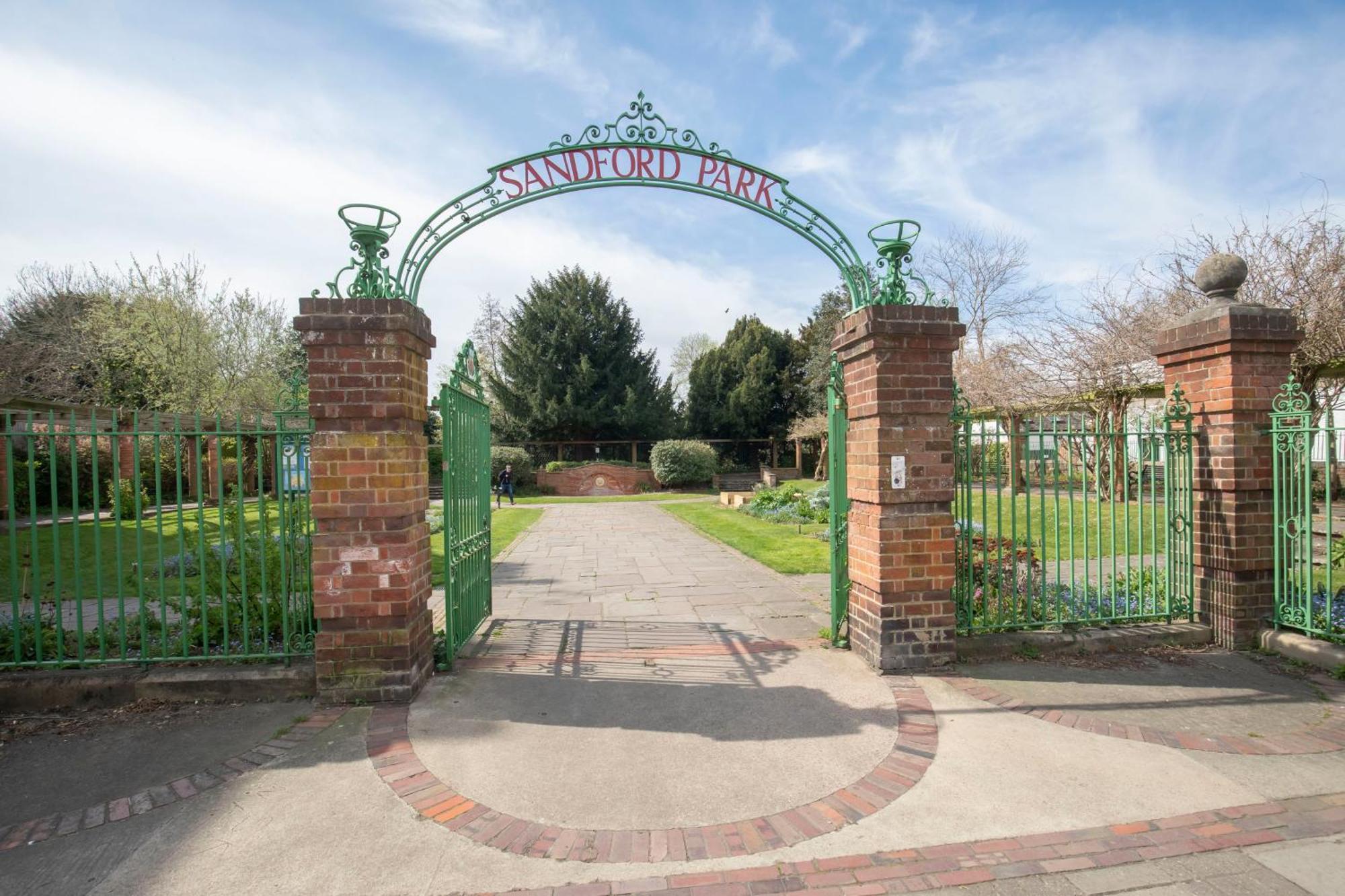 Lovely 2-bed Town Centre Duplex Cheltenham